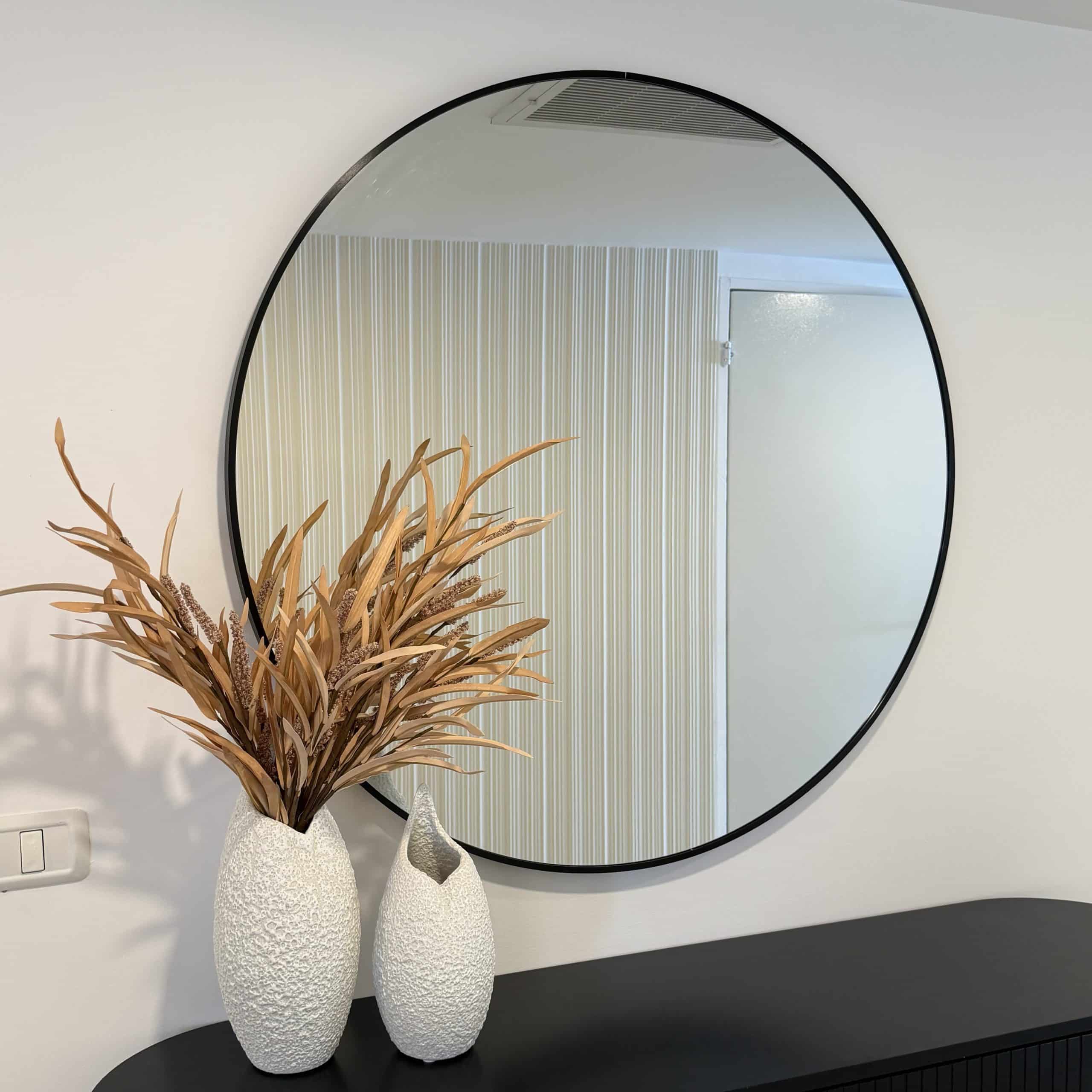 מראה עגולה מסגרת ברזל שחור קוטר 100 דגם איקו מראה עגולה מסגרת ברזל שחור קוטר 100 דגם איקו