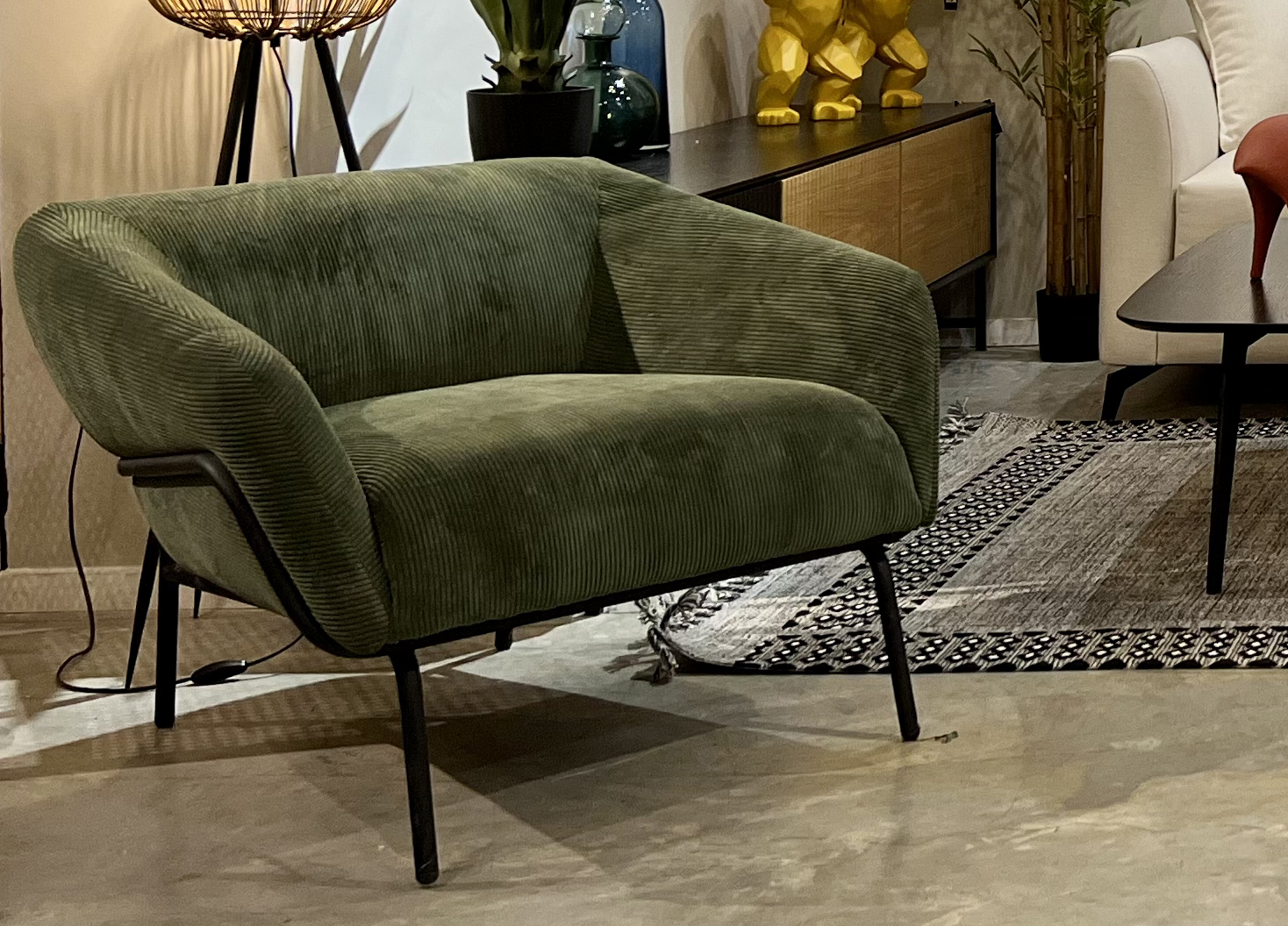 כורסא מעוצבת דגם טרפז כורסא מעוצבת דגם טרפז