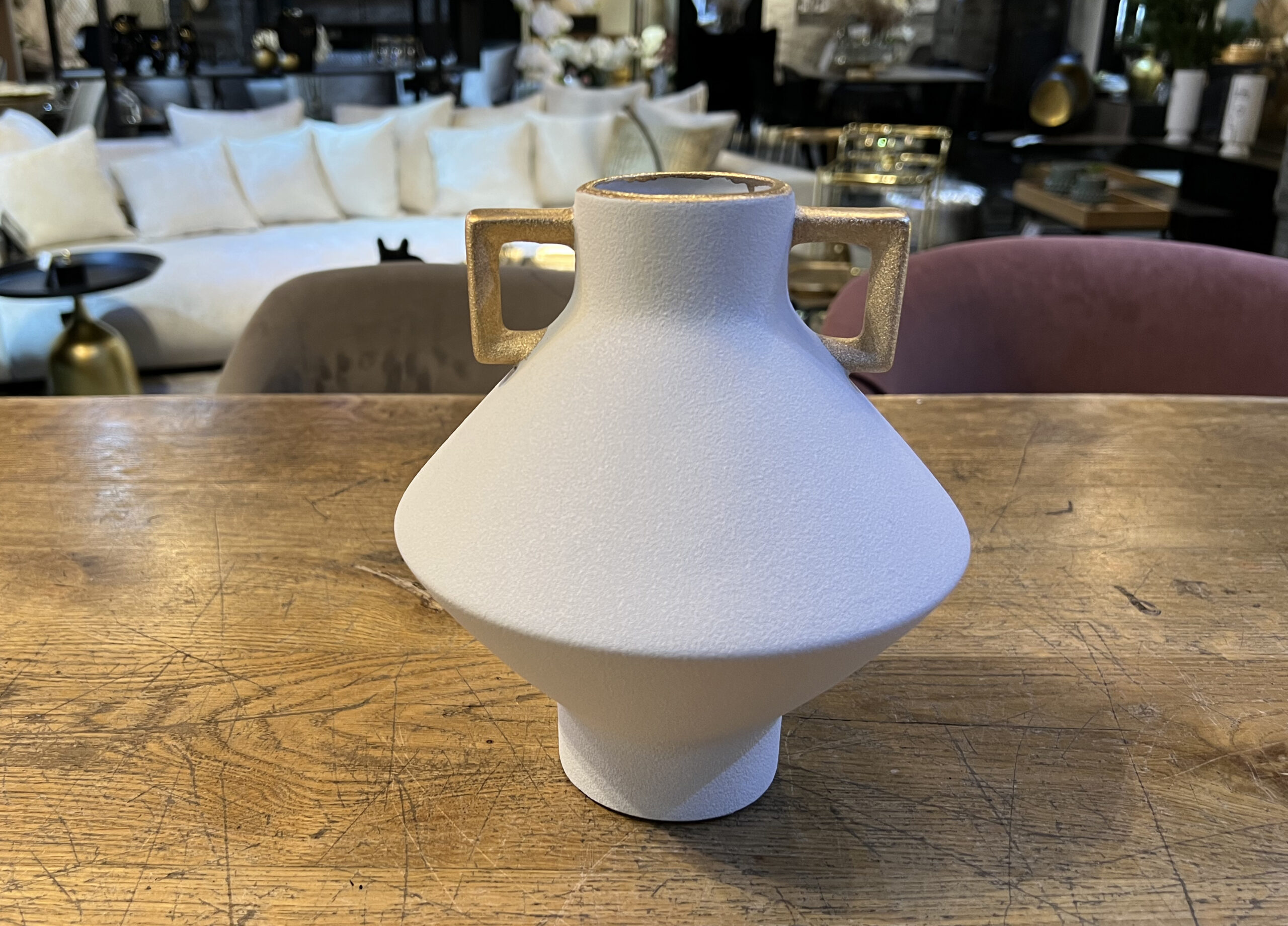 כד לבן ידיות זהב בינוני כד לבן ידיות זהב בינוני