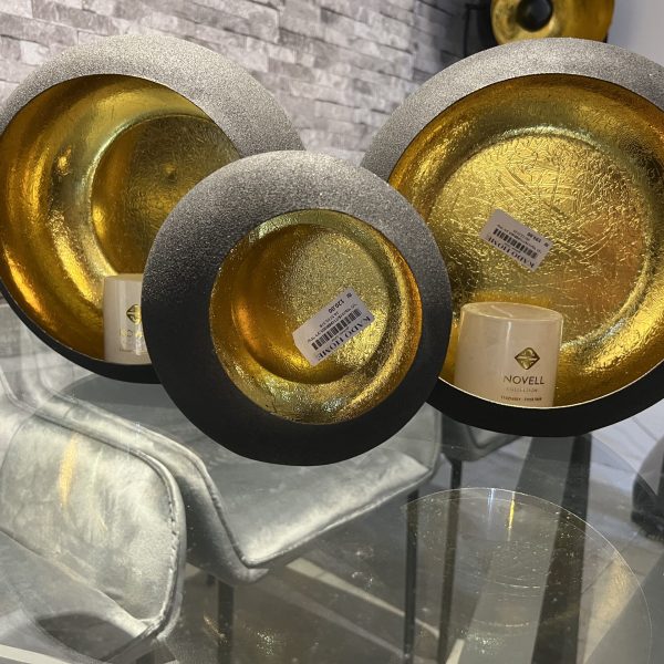 מעמד לנר שחור זהב