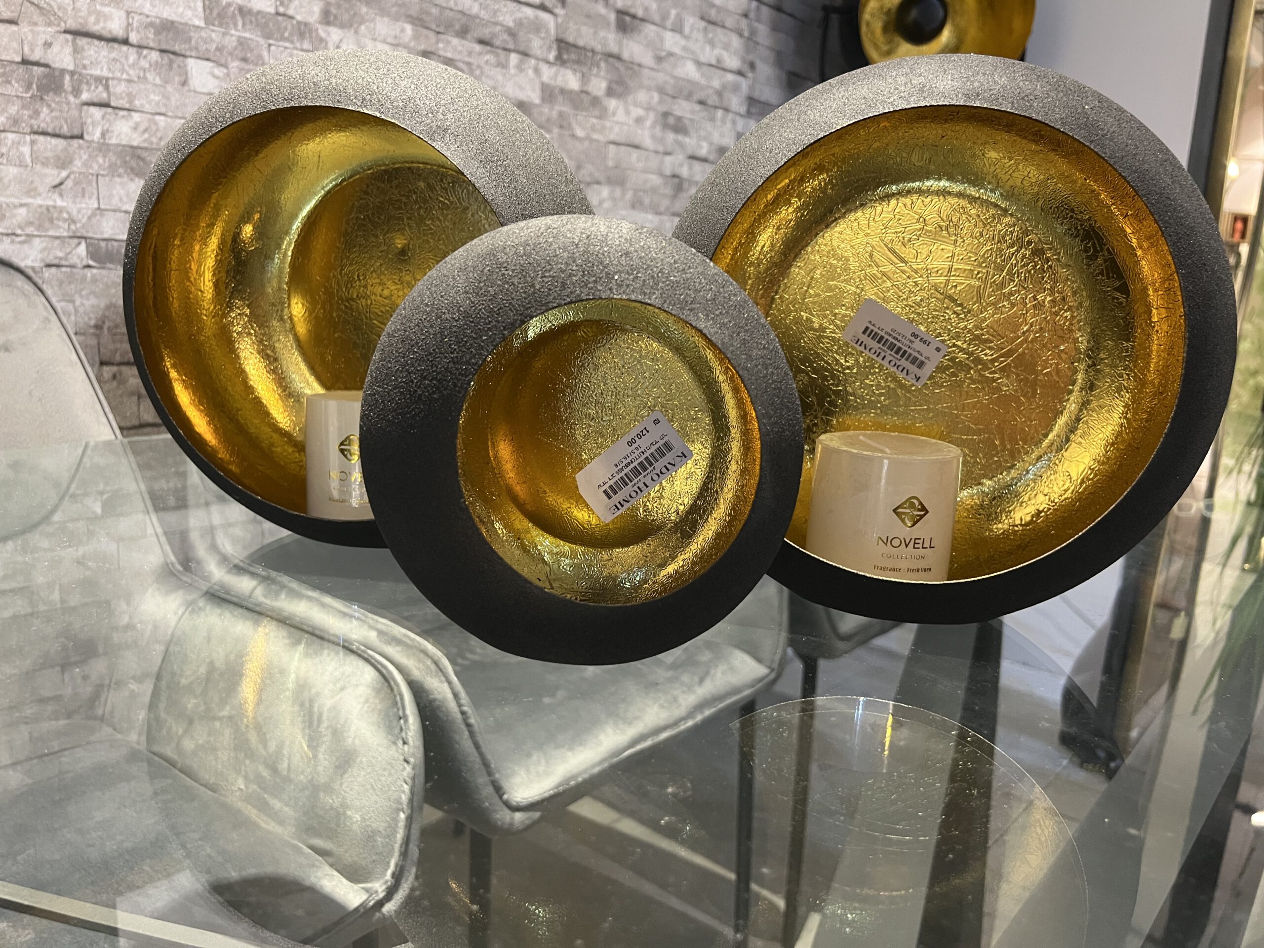 מעמד לנר שחור זהב מעמד לנר שחור זהב