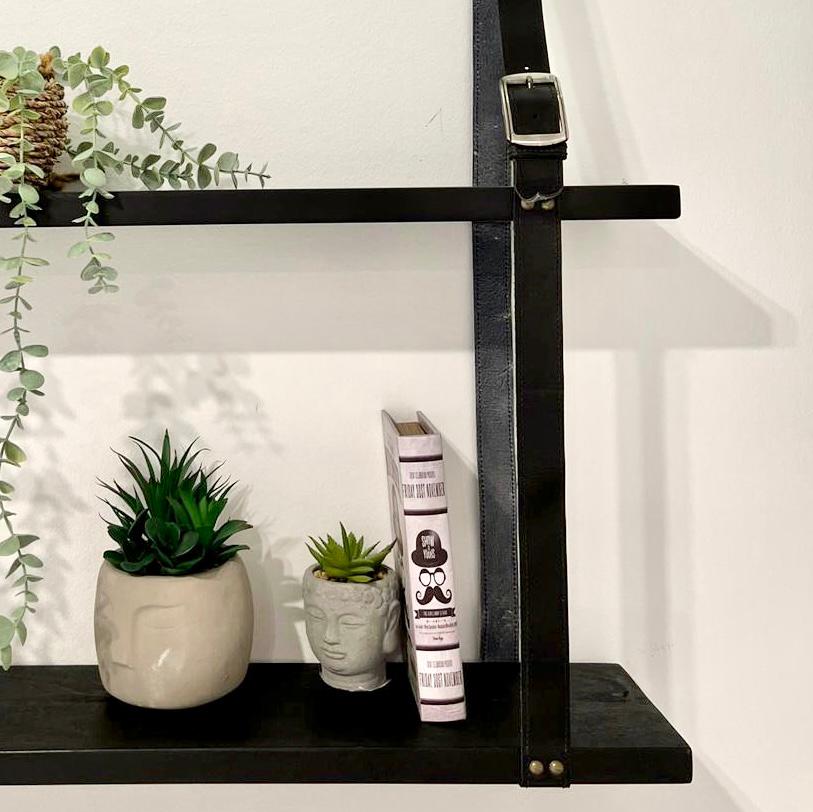 זוג מדפי עץ תליה עם רצועות עור