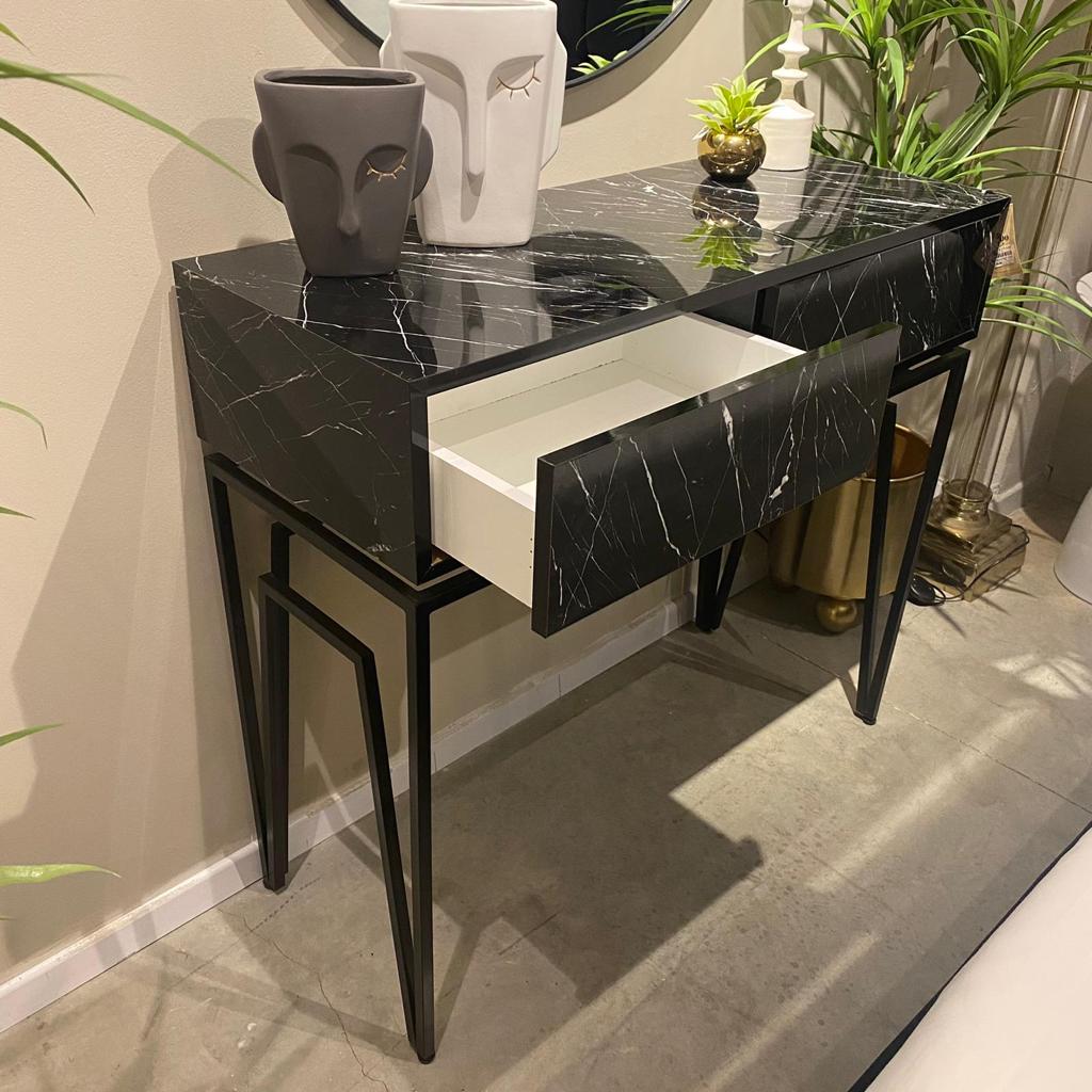 קונסולה זכוכית/ ברס שחור