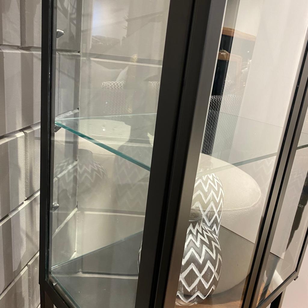 ויטרינה צרה ברזל זכוכית מדפי זכוכית דגם סוניל