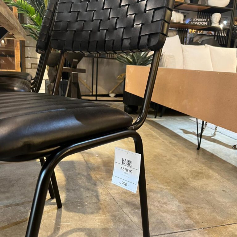 כיסא פינת אוכל דגם קלוע עור שחור (1)