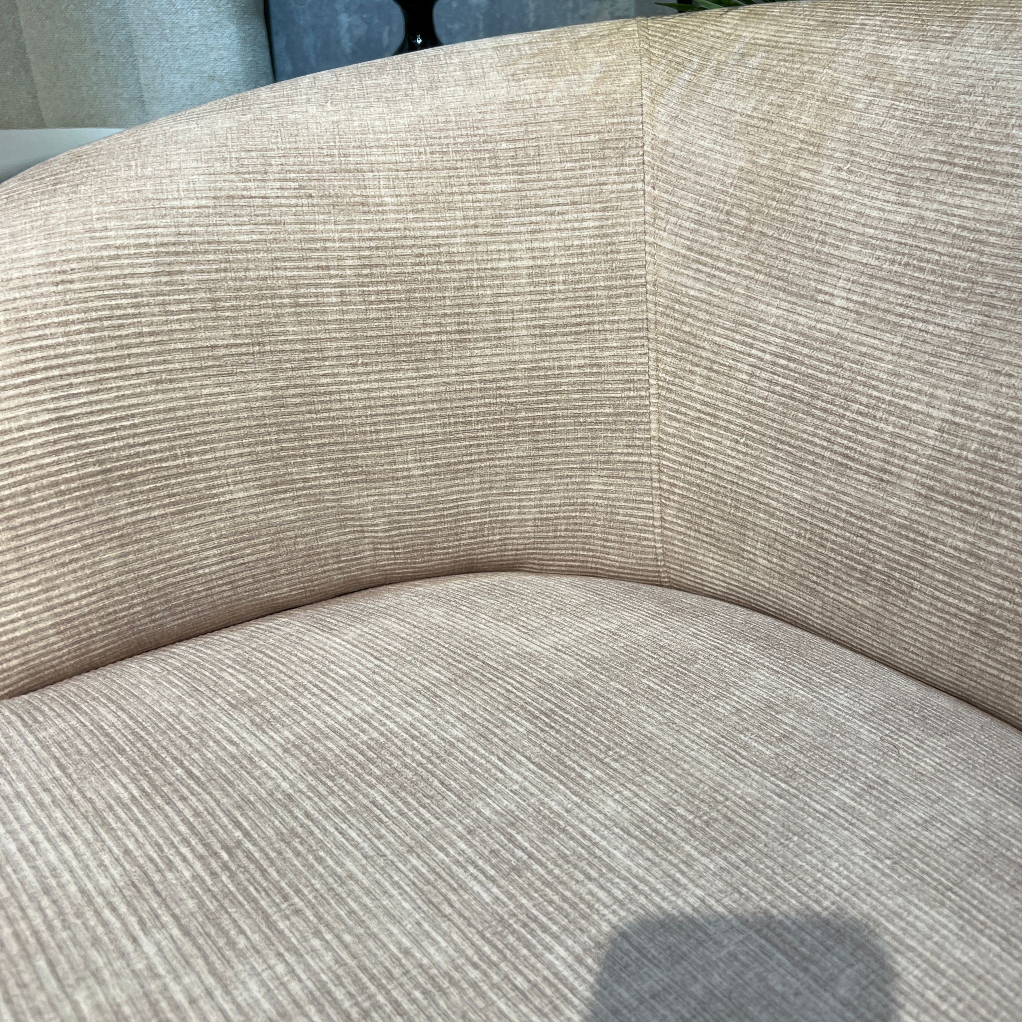 כורסא מעוצבת דגם ברוש כורסא מעוצבת דגם ברוש