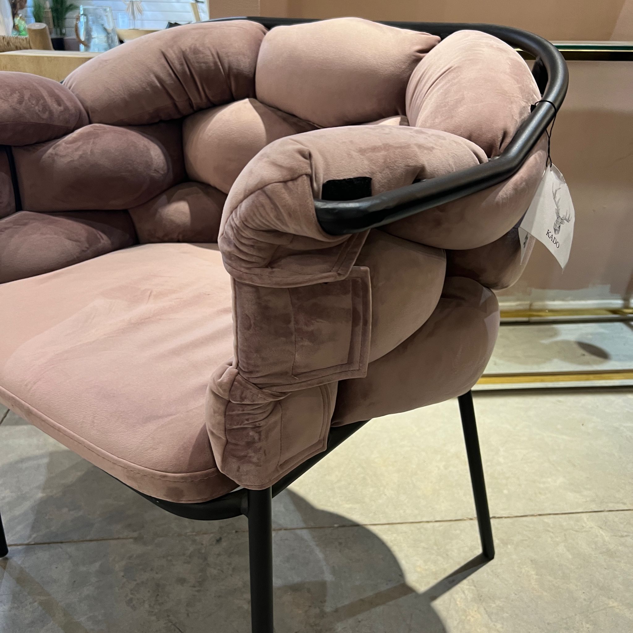 כורסא ורוד פודרה דגם טניה מתצוגה!
