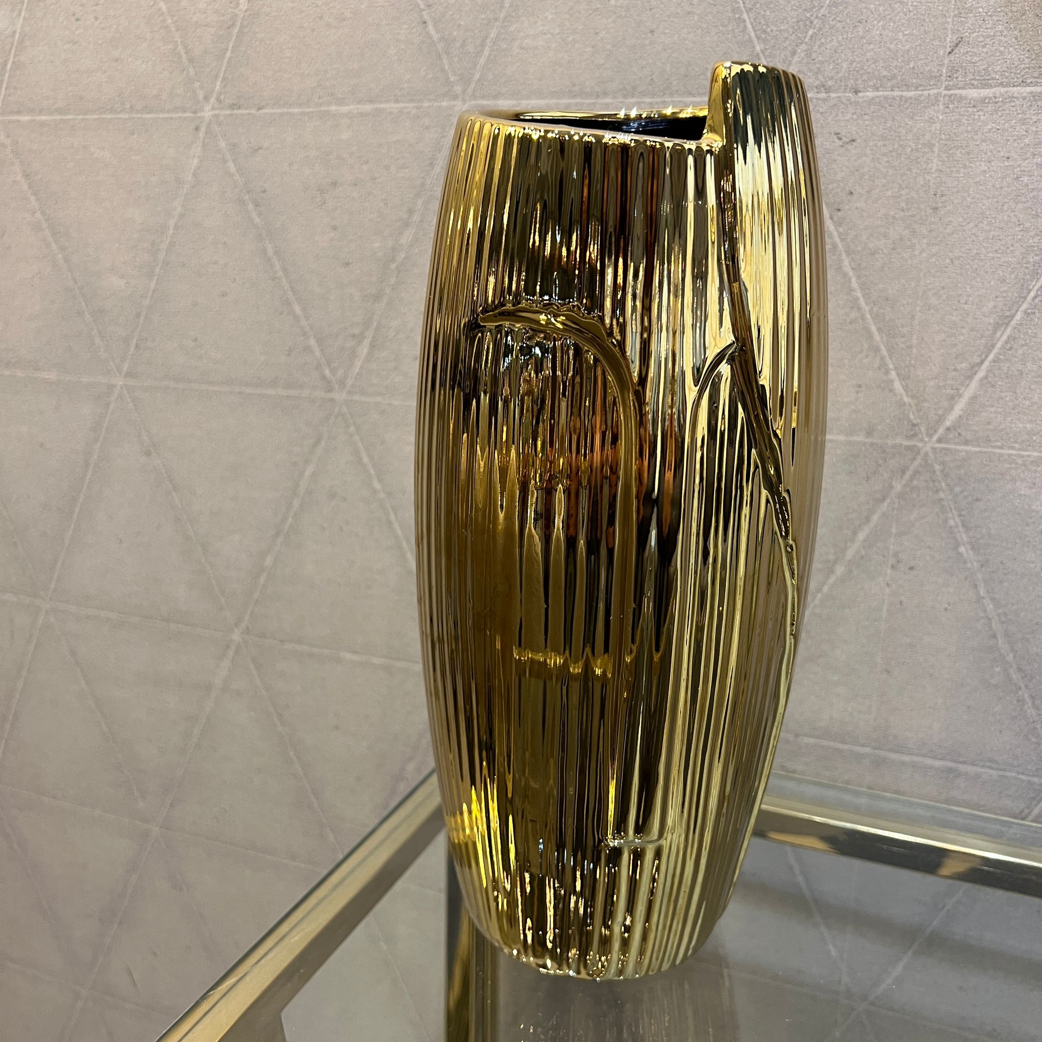 כד זהב פנים פסים גבוה כד זהב פנים פסים גבוה