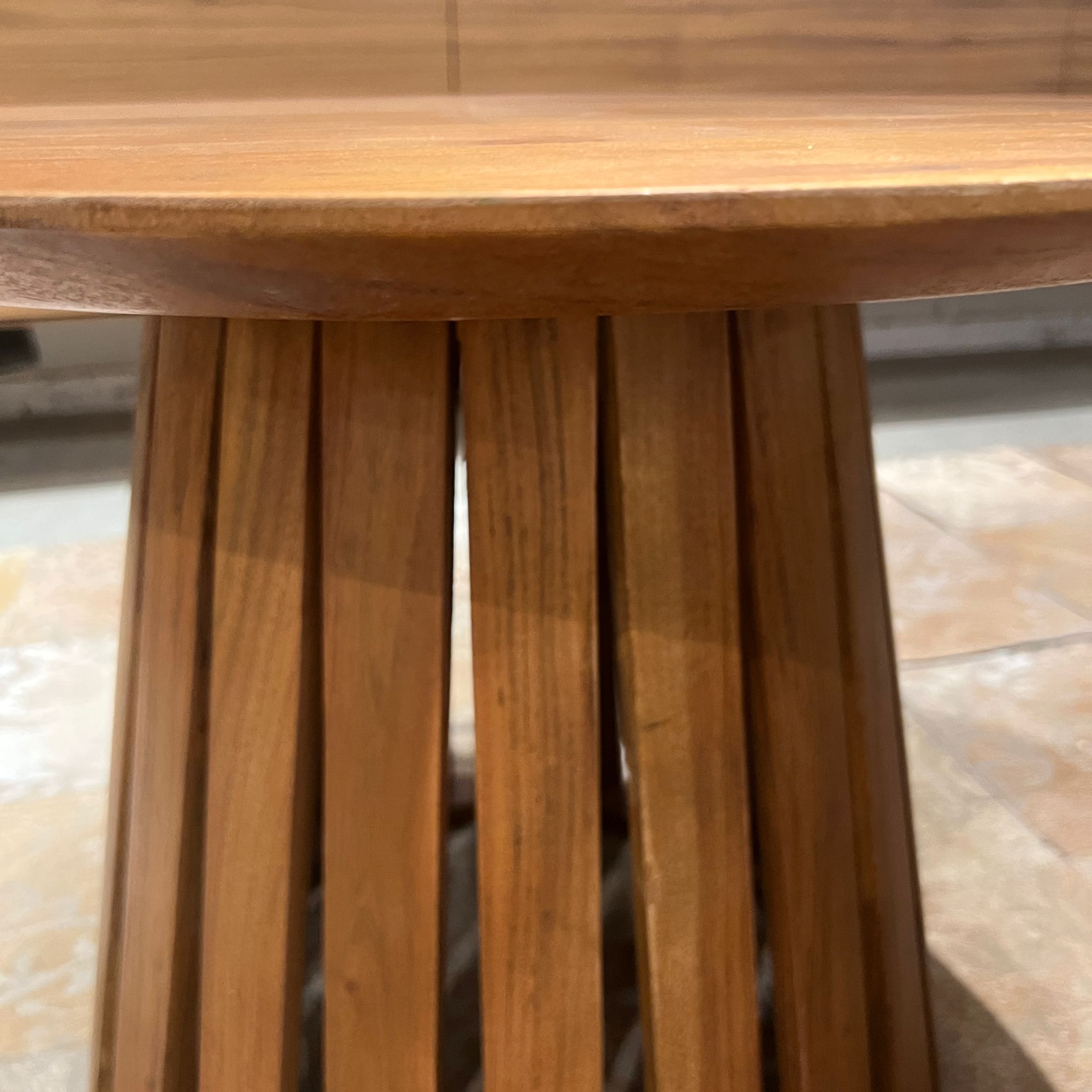 שולחן סלון קטן דגם ווד סטריפ עגול מעץ שיטה