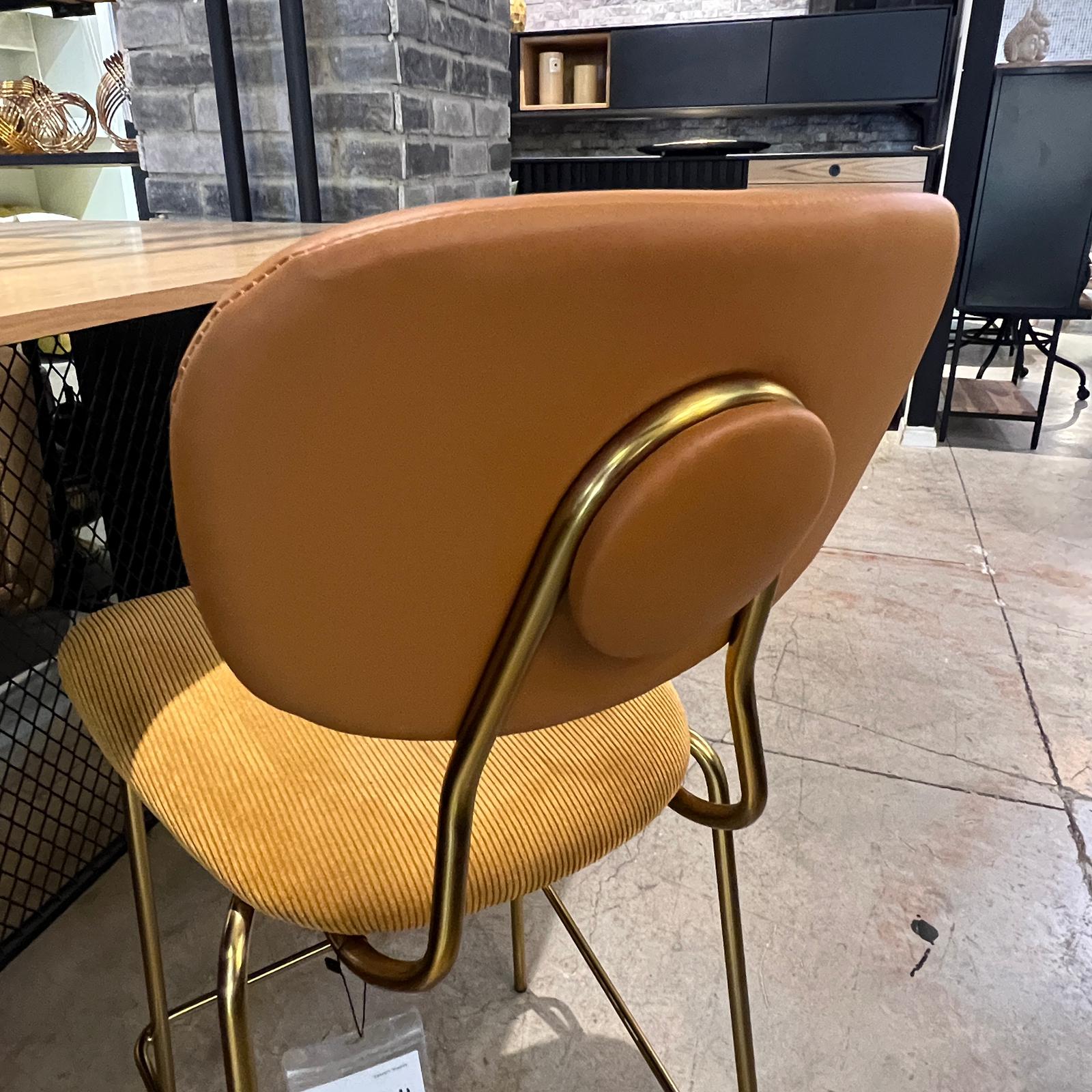 כיסא בר מעוצב דגם נורמן - אחרון במלאי! כיסא בר מעוצב דגם נורמן - אחרון במלאי!