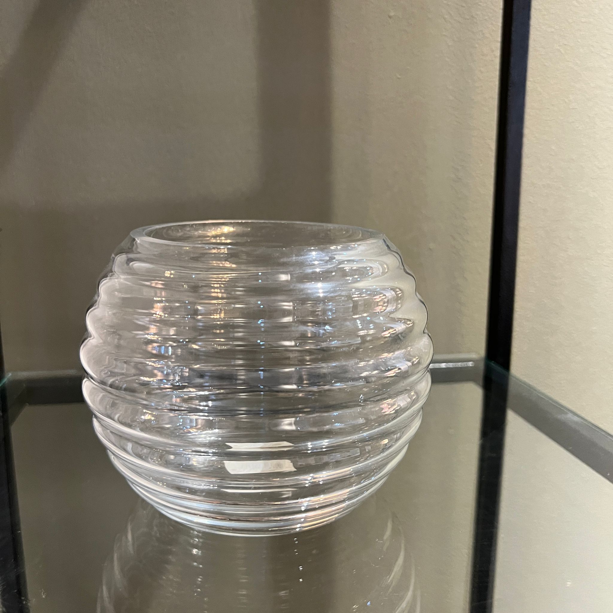 כד זכוכית שקופה פסים