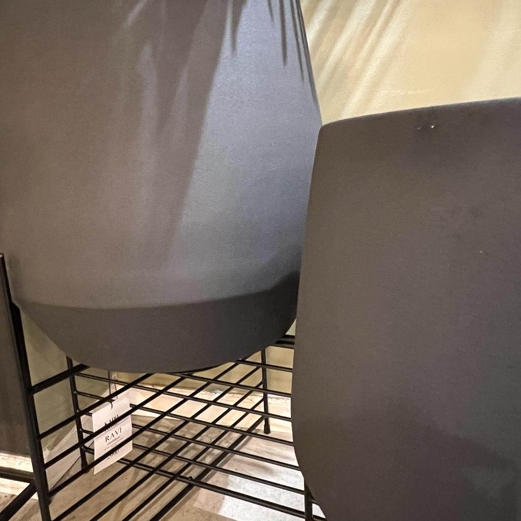 פלנטר דגם ראבי עם סטנד שחור פלנטר דגם ראבי עם סטנד שחור