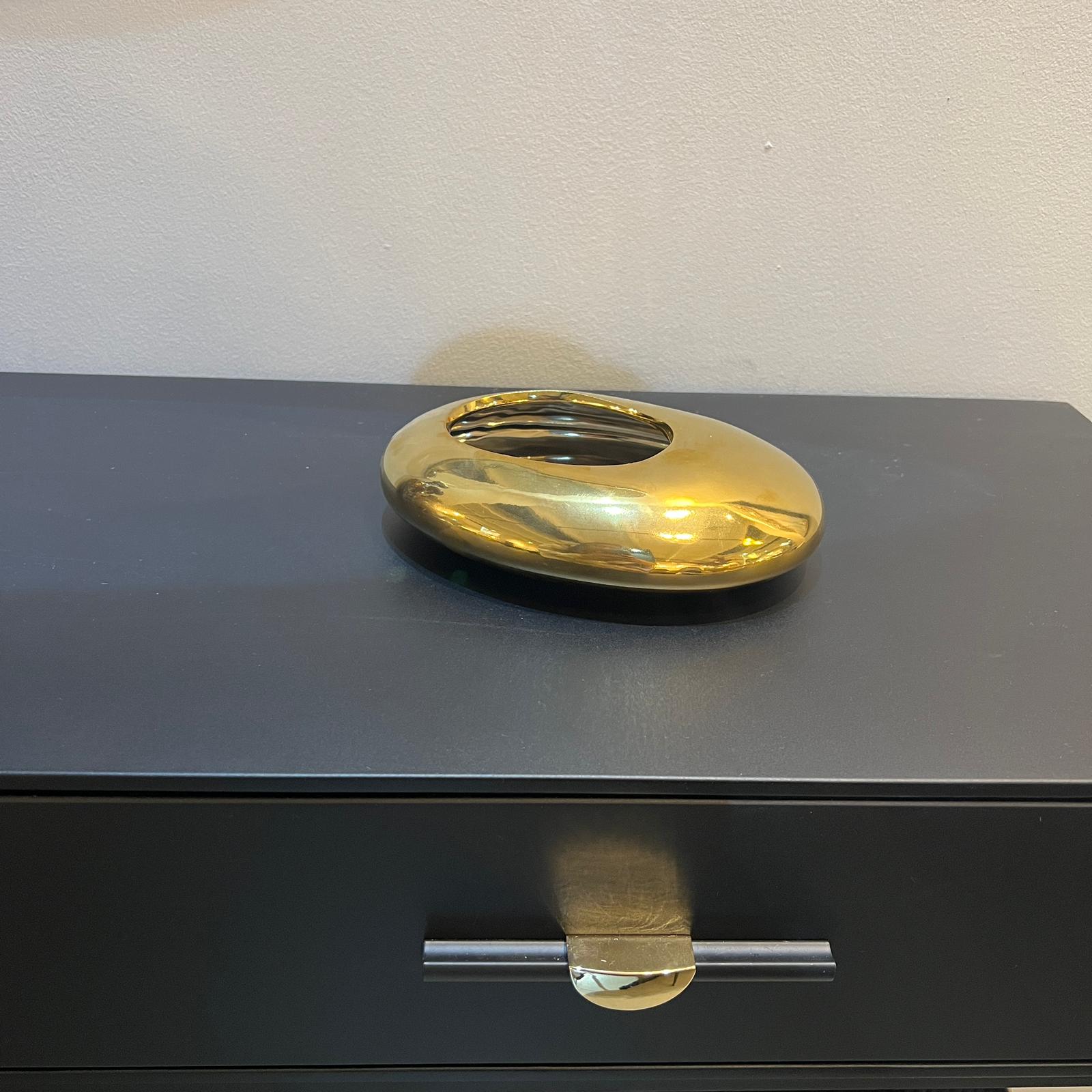 כד זהב שטוח גדול כד זהב שטוח גדול