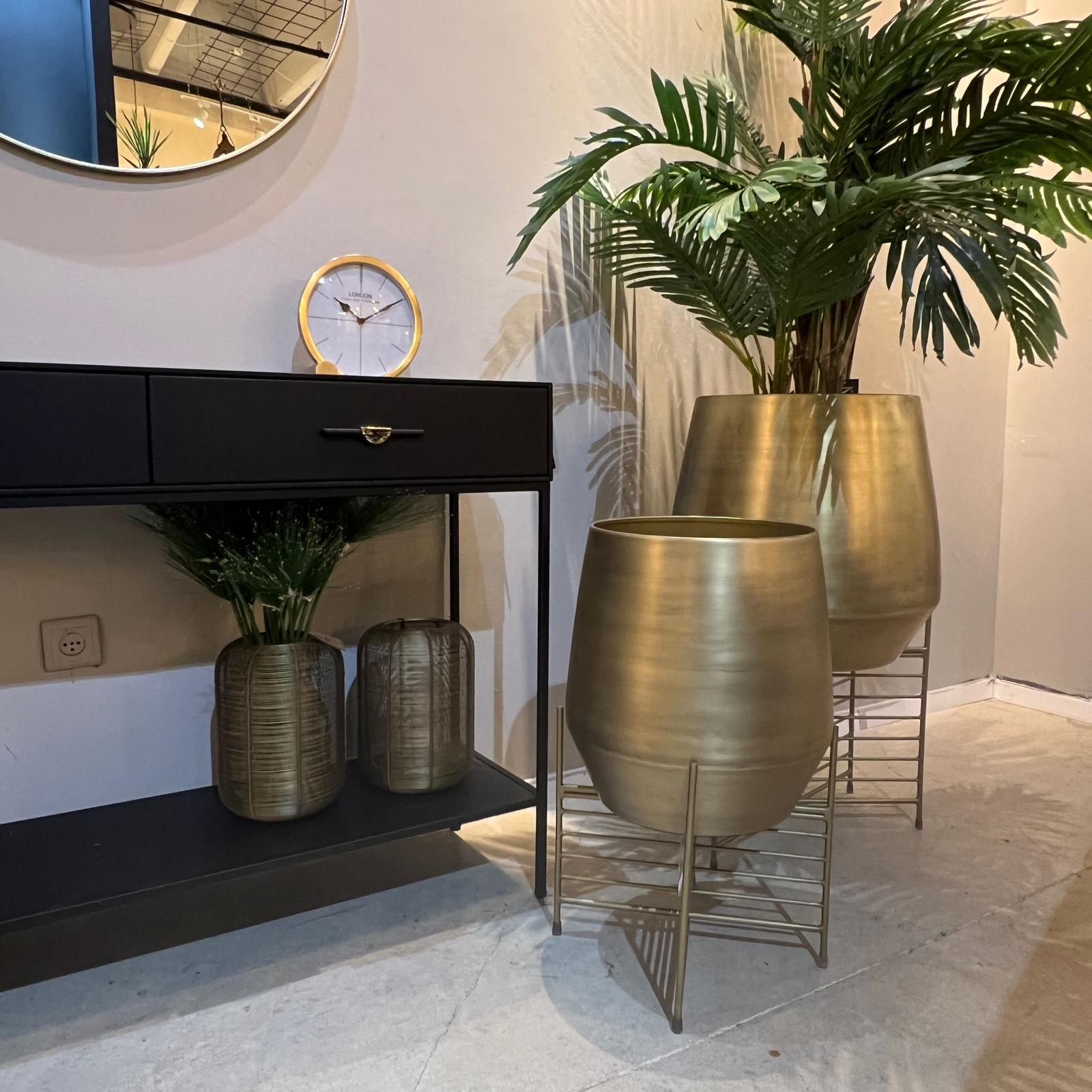 פלנטר דגם ראבי עם סטנד זהב פלנטר דגם ראבי עם סטנד זהב