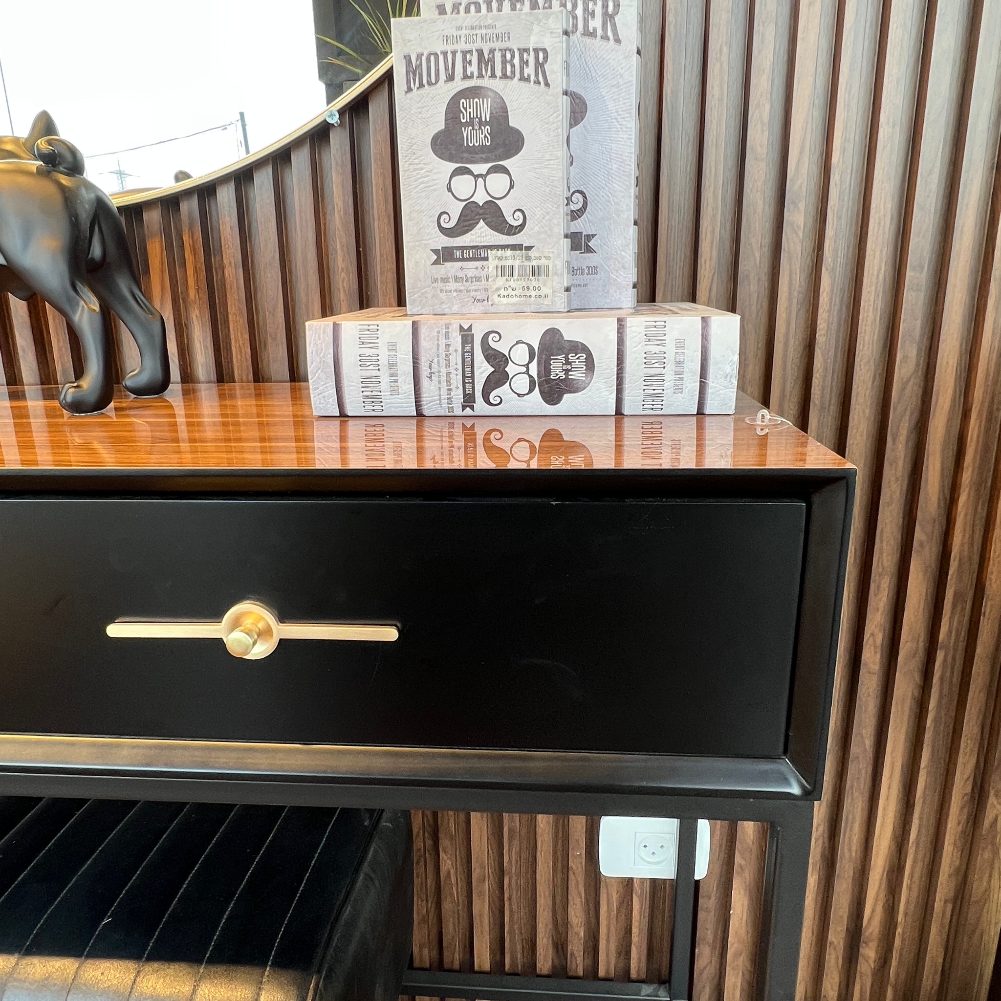 קונסולה דגם שרתון קונסולה דגם שרתון