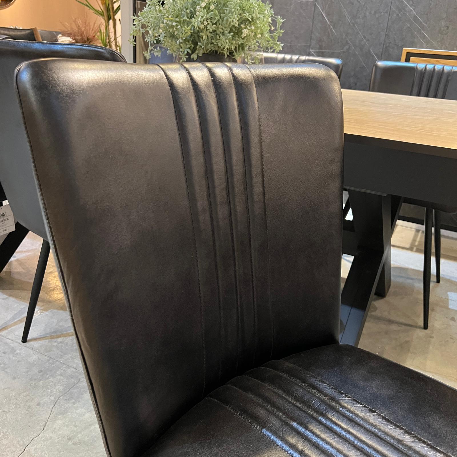 כיסא פינת אוכל עור שחור דגם פאביו אשוק