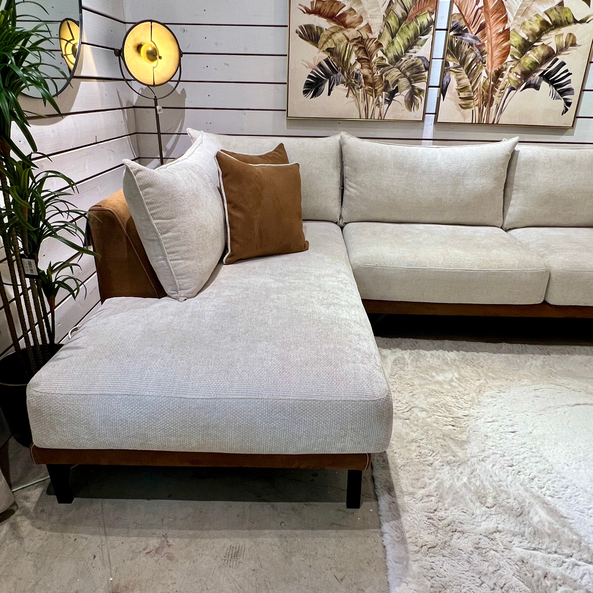 ספה פינתית עם מסגרת דגם מוניק ספה פינתית עם מסגרת דגם מוניק