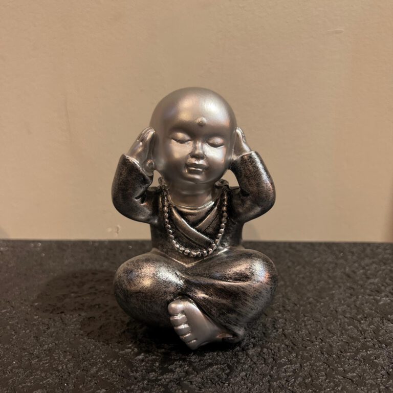 פסל בודהה ילד כסף קטן