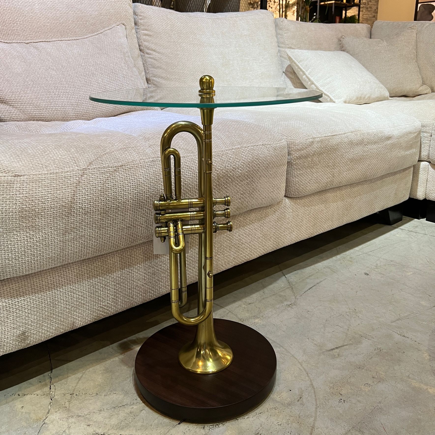 שולחן צד זכוכית חצוצרה מתכת שולחן צד זכוכית חצוצרה מתכת