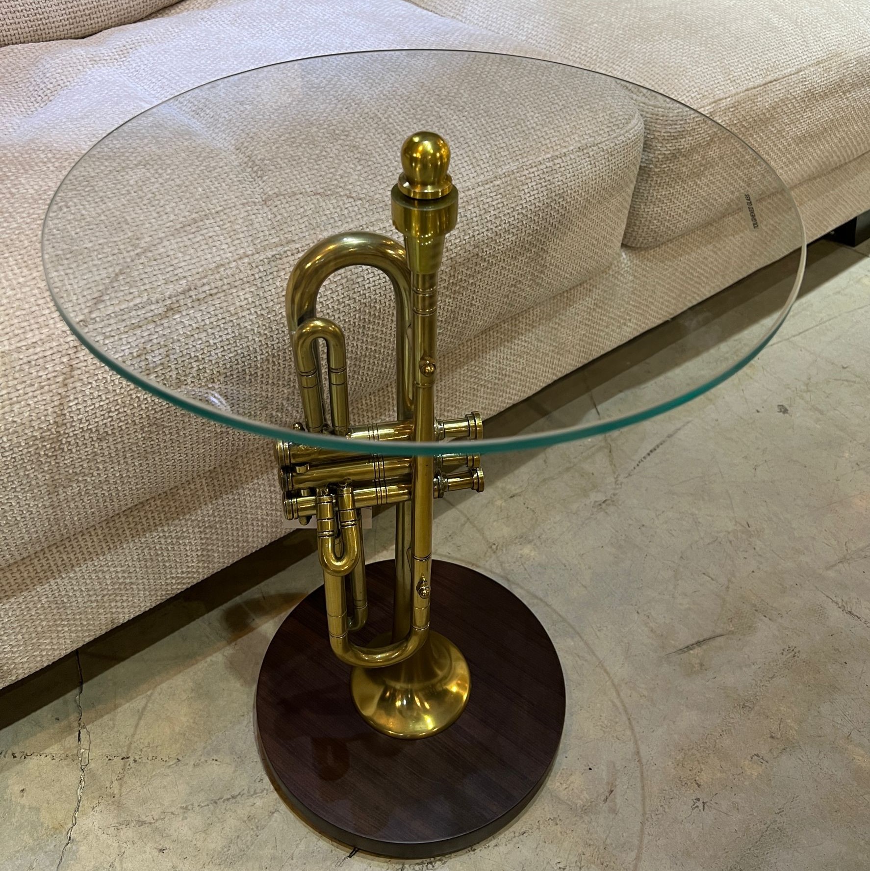 שולחן צד זכוכית חצוצרה מתכת שולחן צד זכוכית חצוצרה מתכת