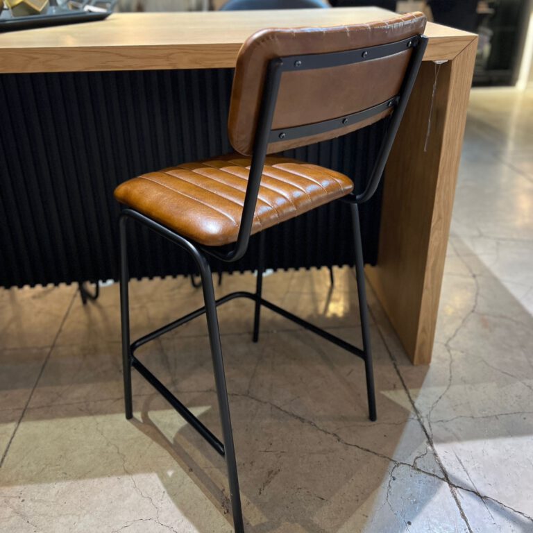 כסא בר דגם אוכף עם משענת עור חום
