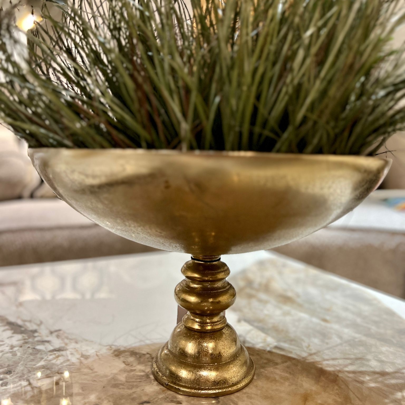 קערה עגולה על רגל זהב דגם רויאל קערה עגולה על רגל זהב דגם רויאל