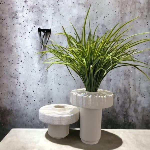 כד לבן רחב רגל צרה דגם איקו