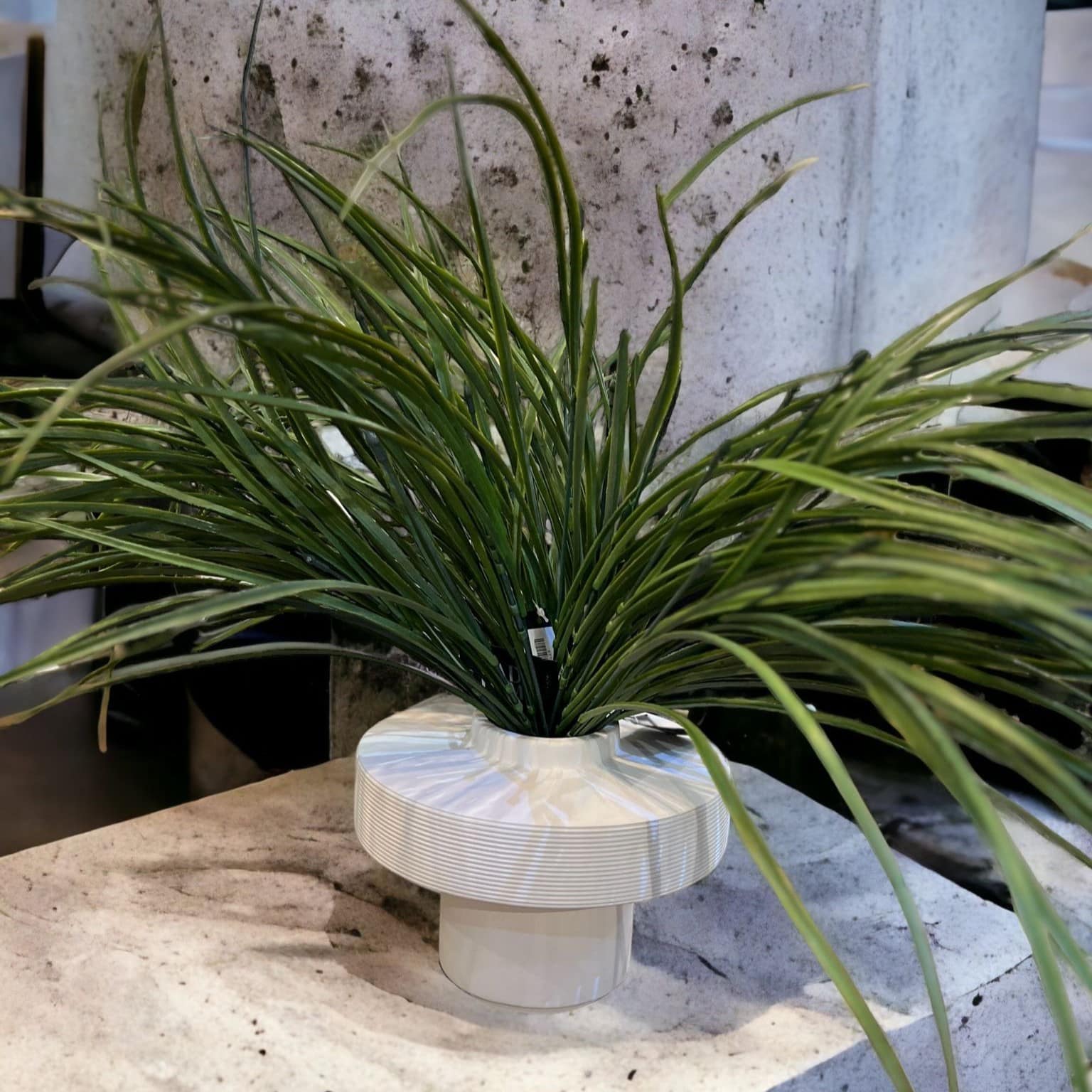 כד לבן רחב רגל צרה דגם איקו כד לבן רחב רגל צרה דגם איקו