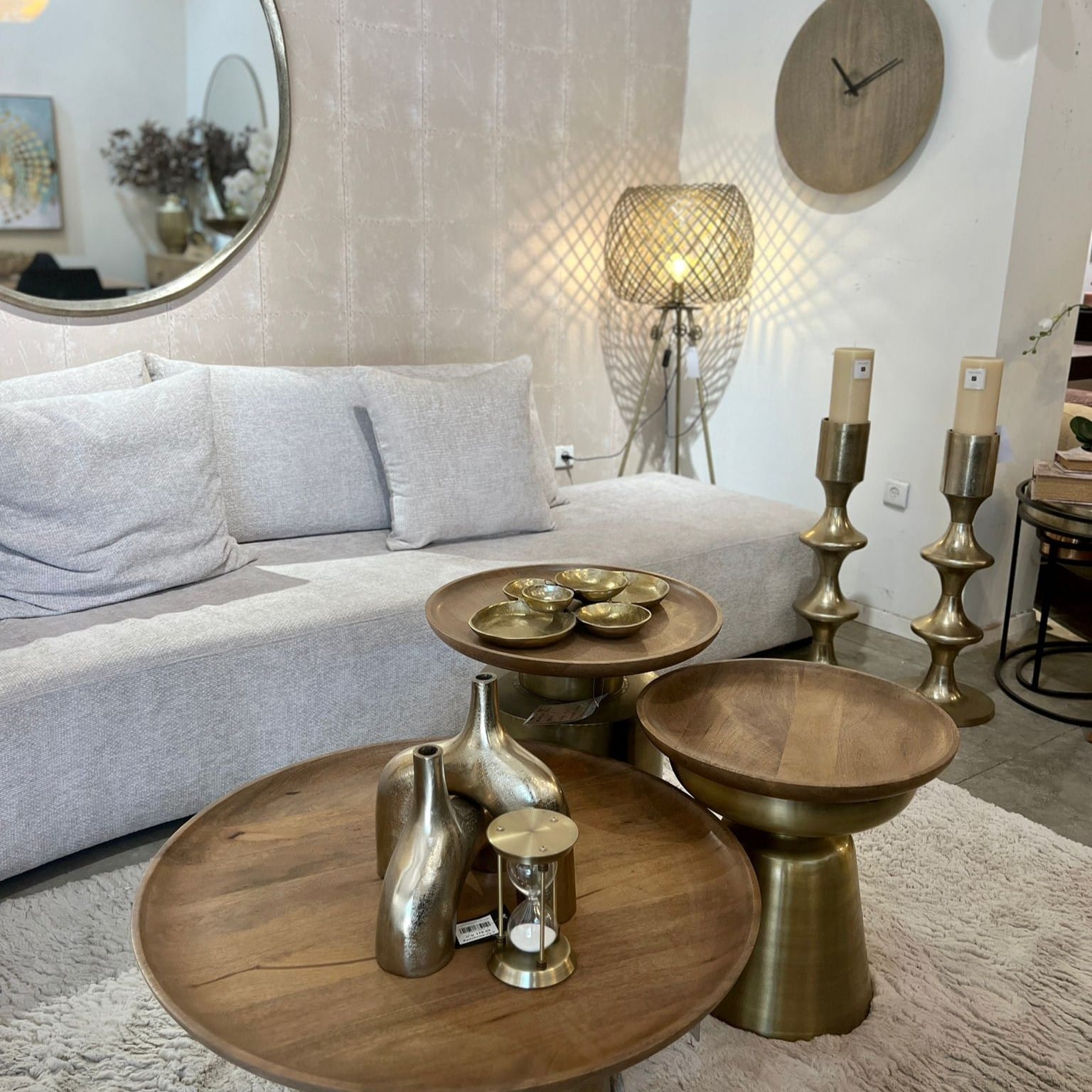 פמוט רצפה גדול זהב דגם רויאל פמוט רצפה גדול זהב דגם רויאל