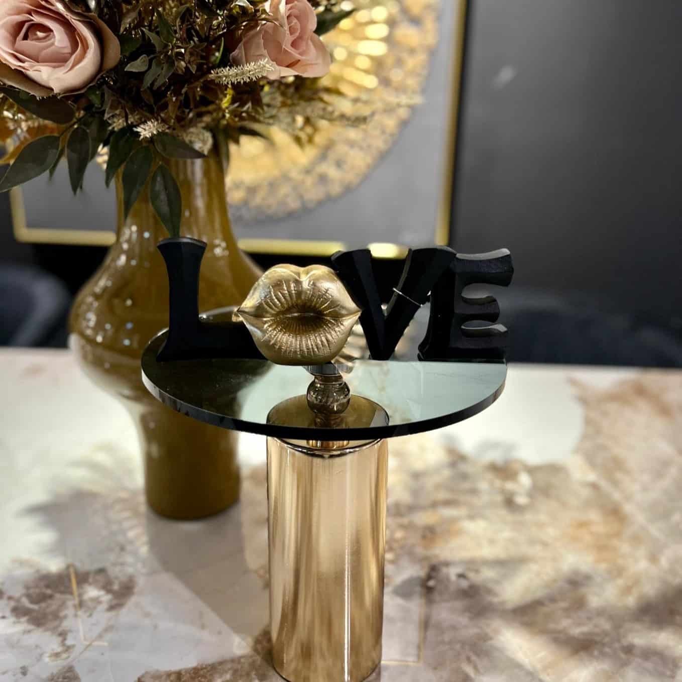 פסל LOVE שפתיים דגם איקו