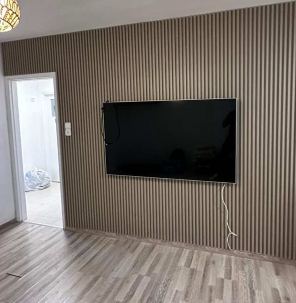 חיפוי קיר פולימרי פסים בולטים גוון נספקה