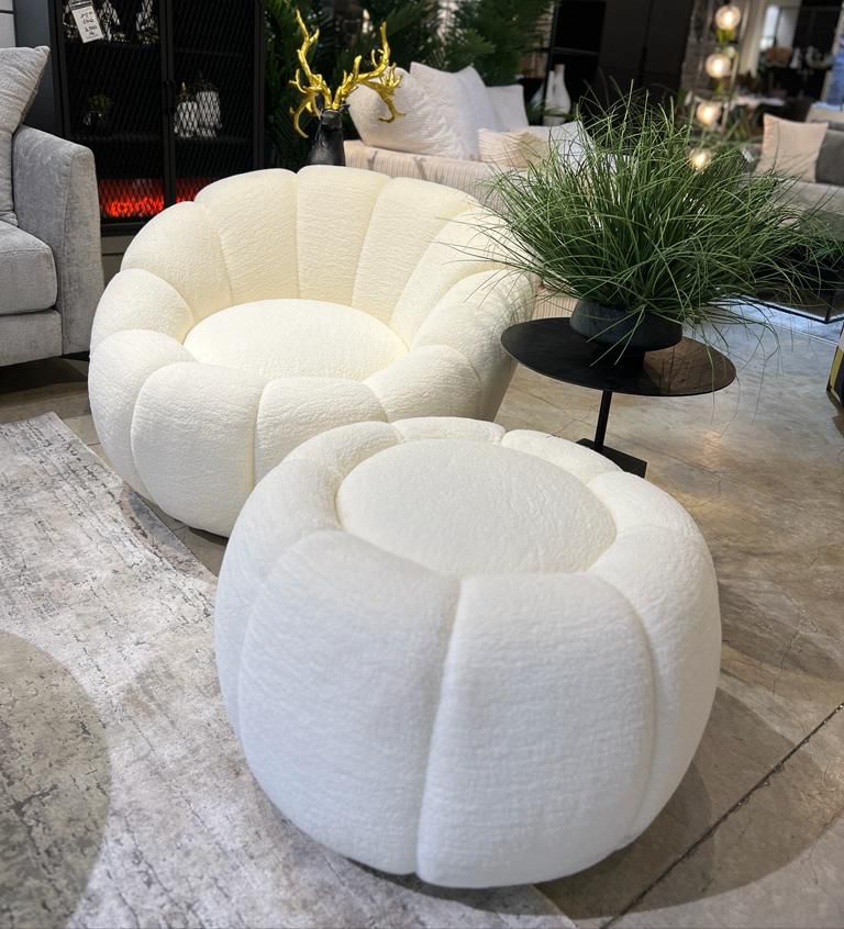 כורסא מעוגלת דגם פרח בד בוקלה שמנת- חיסול מתצוגה (סניף עפולה) כורסא מעוגלת דגם פרח בד בוקלה שמנת- חיסול מתצוגה (סניף עפולה)