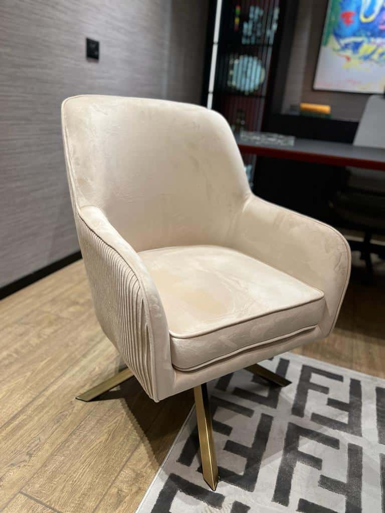 כורסא מסתובבת בז' במבצע מתצוגה!