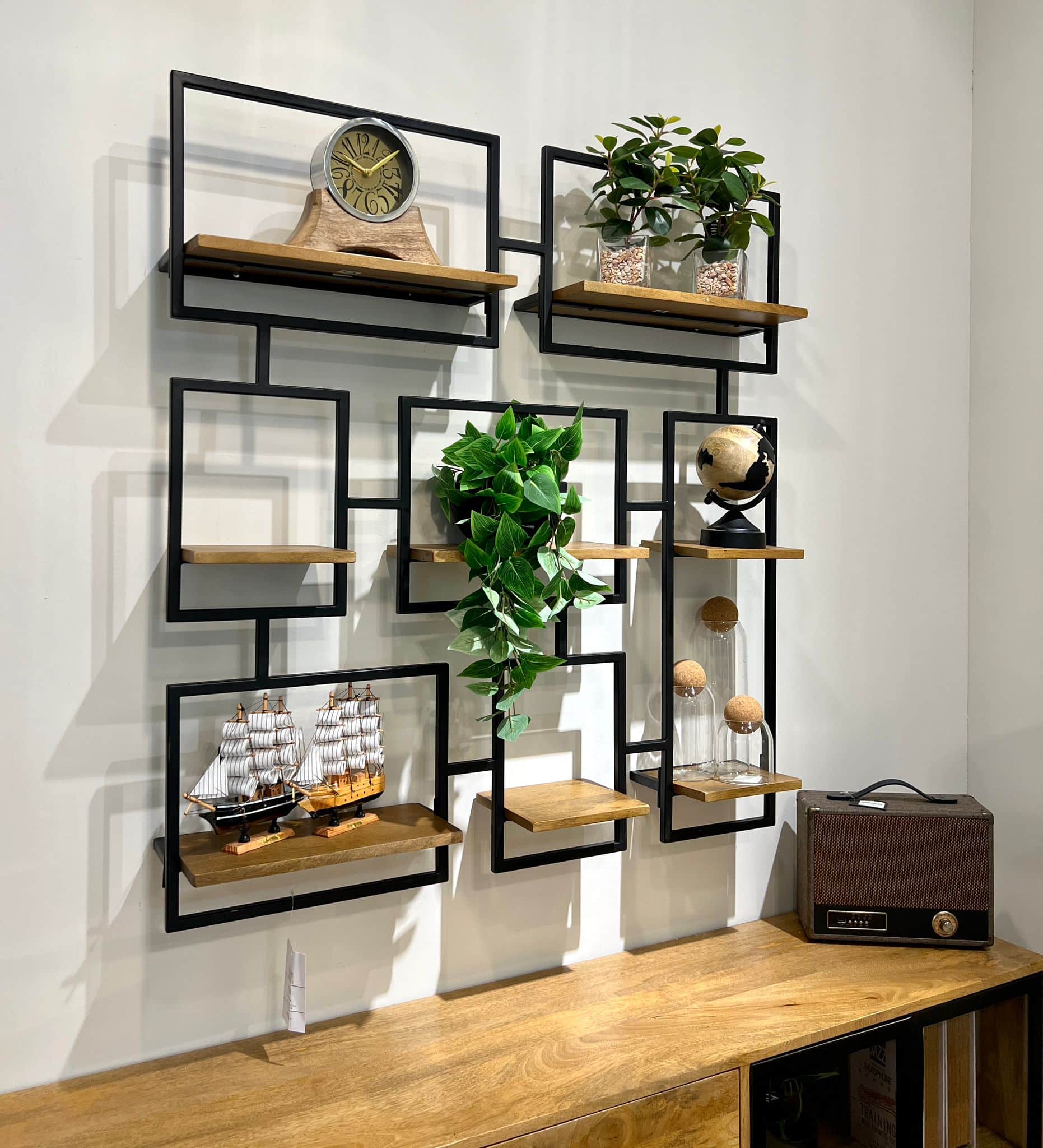 סט 8 מדפי תליה מחוברים עץ מסגרת ברזל שחור דגם סוניל