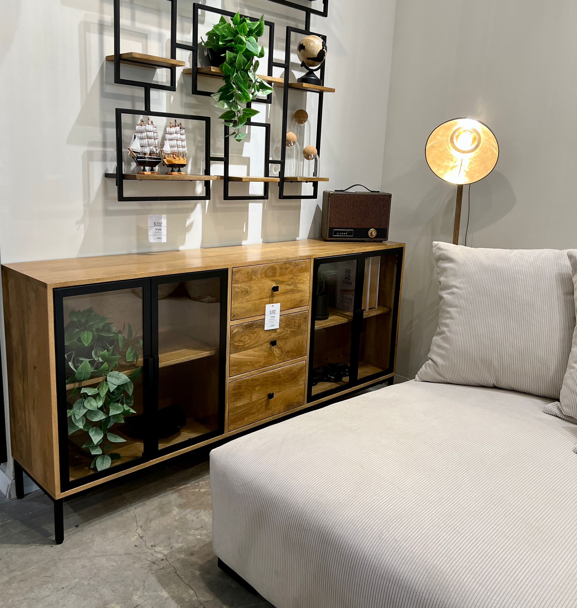 קומודה עץ 3 מגירות 4 דלתות זכוכית מסגרת דגם סוניל