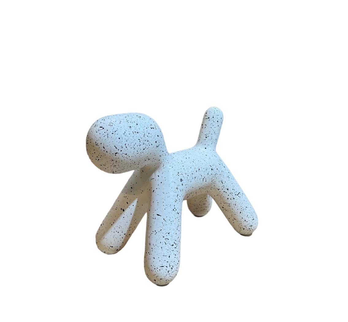 פסל כלב דניש לבן נקודות שחורות סגנון שיש דגם אליס פסל כלב דניש לבן נקודות שחורות סגנון שיש דגם אליס