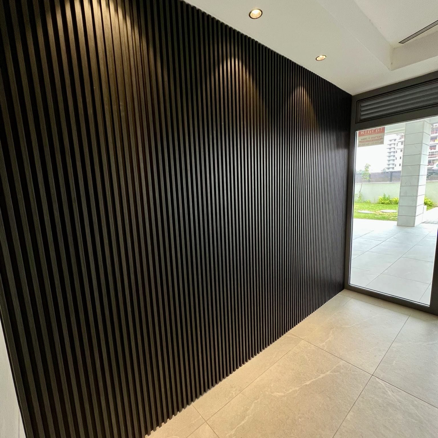 חיפוי קיר פולימרי שחור חלק חיפוי קיר פולימרי שחור חלק