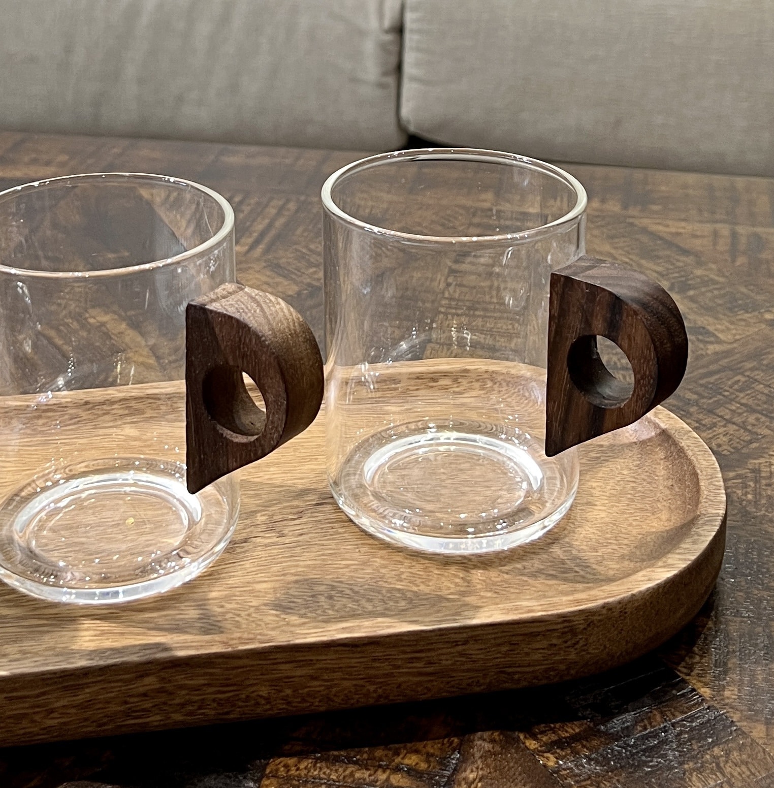 ספל זכוכית שקופה ידית עץ דגם אליס