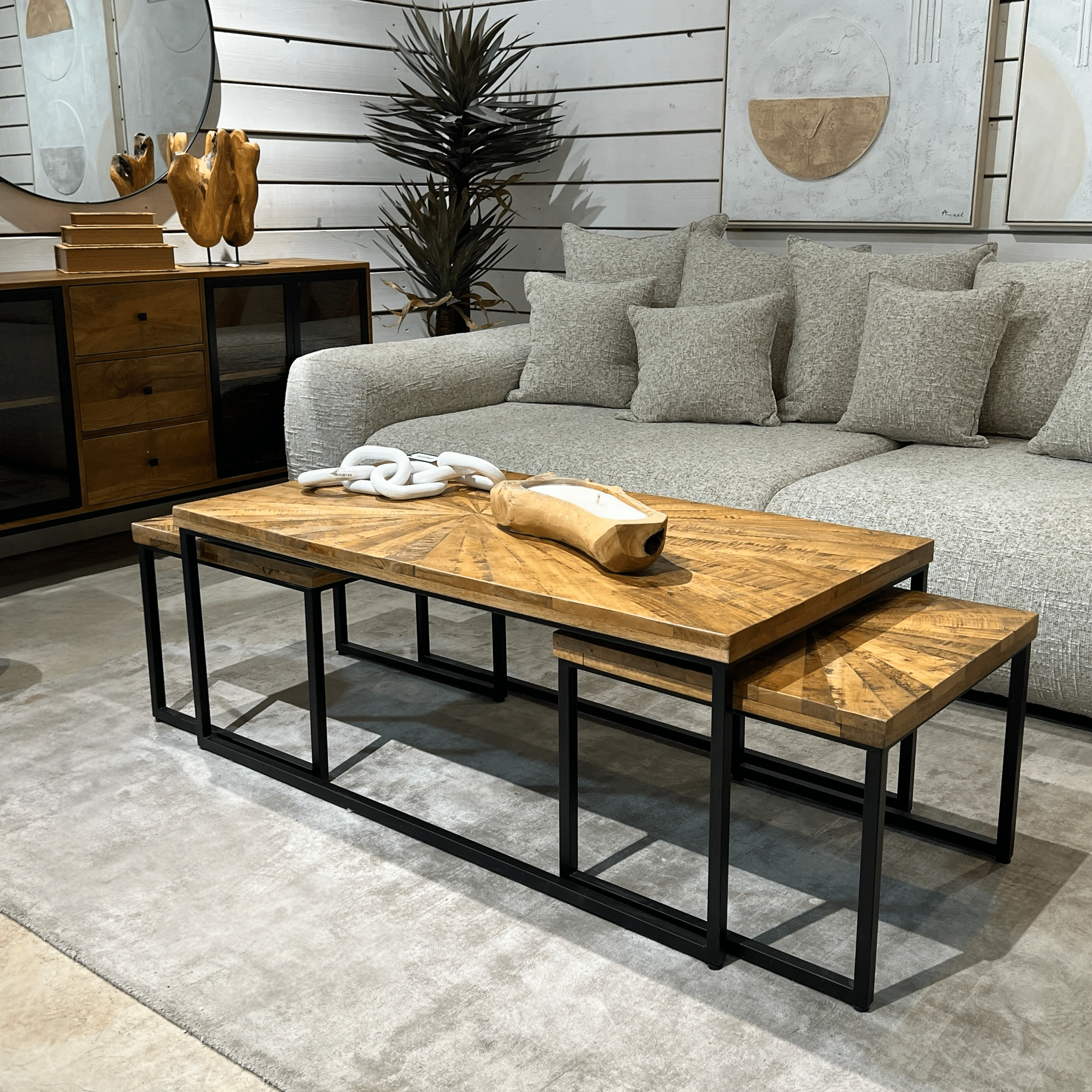 סט 3 שולחנות סלון עץ שמש רגליים ברזל שחור דגם סוניל סט 3 שולחנות סלון עץ שמש רגליים ברזל שחור דגם סוניל