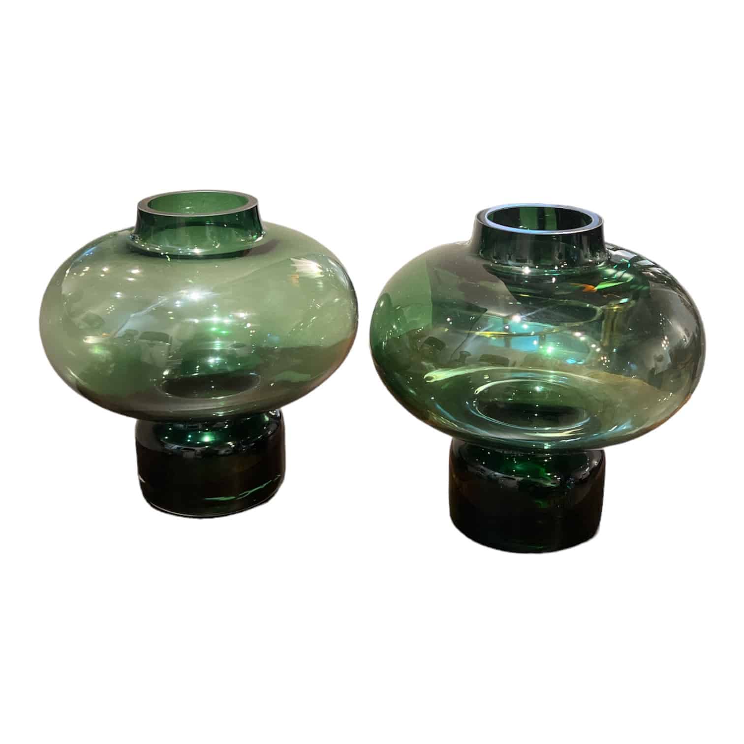 כד זכוכית ירוק רחב רגל צרה דגם איקו כד זכוכית ירוק רחב רגל צרה דגם איקו