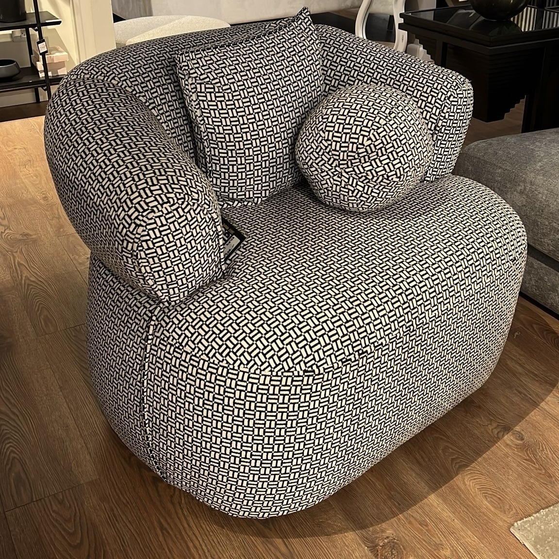 כורסא מודרנית דגם 5519 בעיצוב אישי כורסא מודרנית דגם 5519 בעיצוב אישי