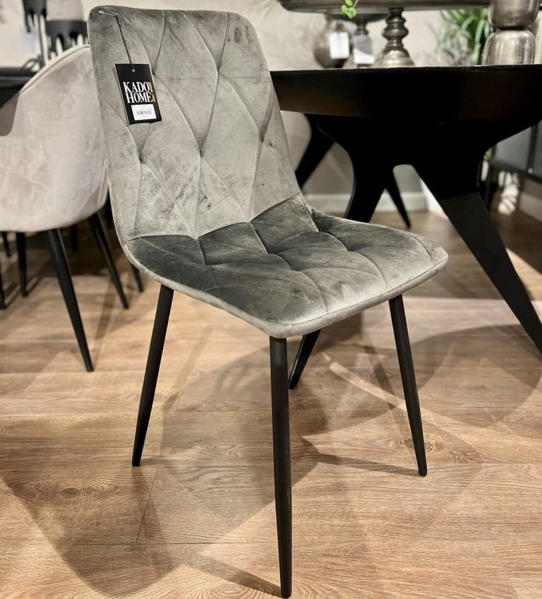 כיסא מעוצב מרופד בבד קטיפה אפור דגם ארתור