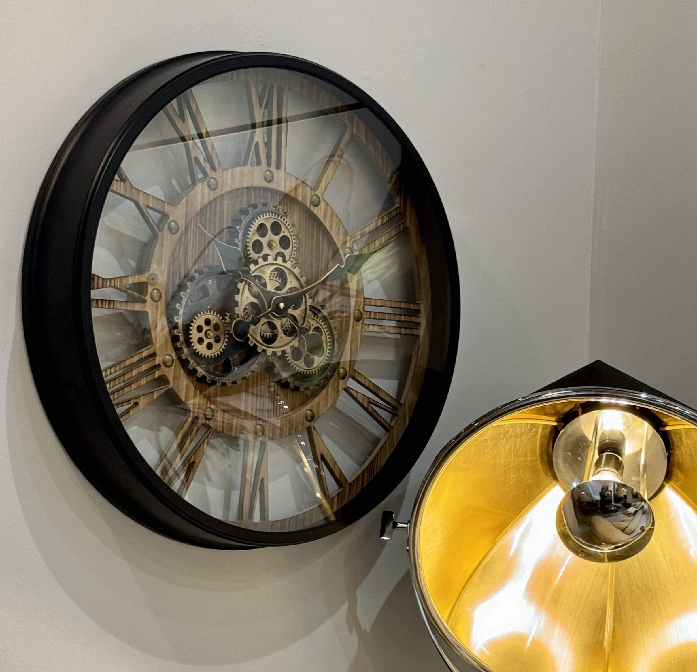 שעון עץ חלול מנגנון חשוף וזכוכית מסגרת שחורה דגם איקו שעון עץ חלול מנגנון חשוף וזכוכית מסגרת שחורה דגם איקו