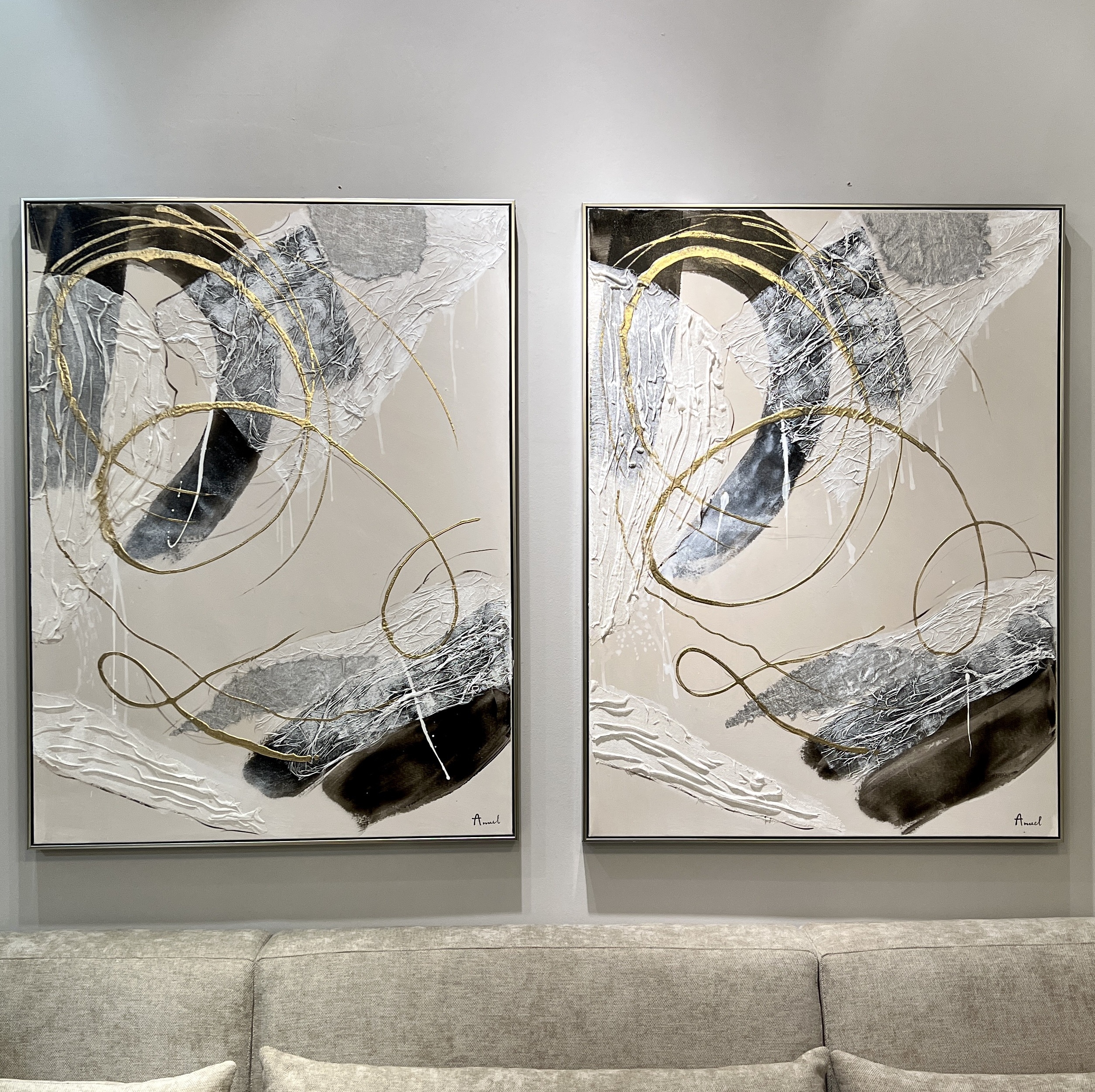 תמונה אנאל שמן עבודת יד תכלת וזהב בשילוב מסגרת תמונה אנאל שמן עבודת יד תכלת וזהב בשילוב מסגרת