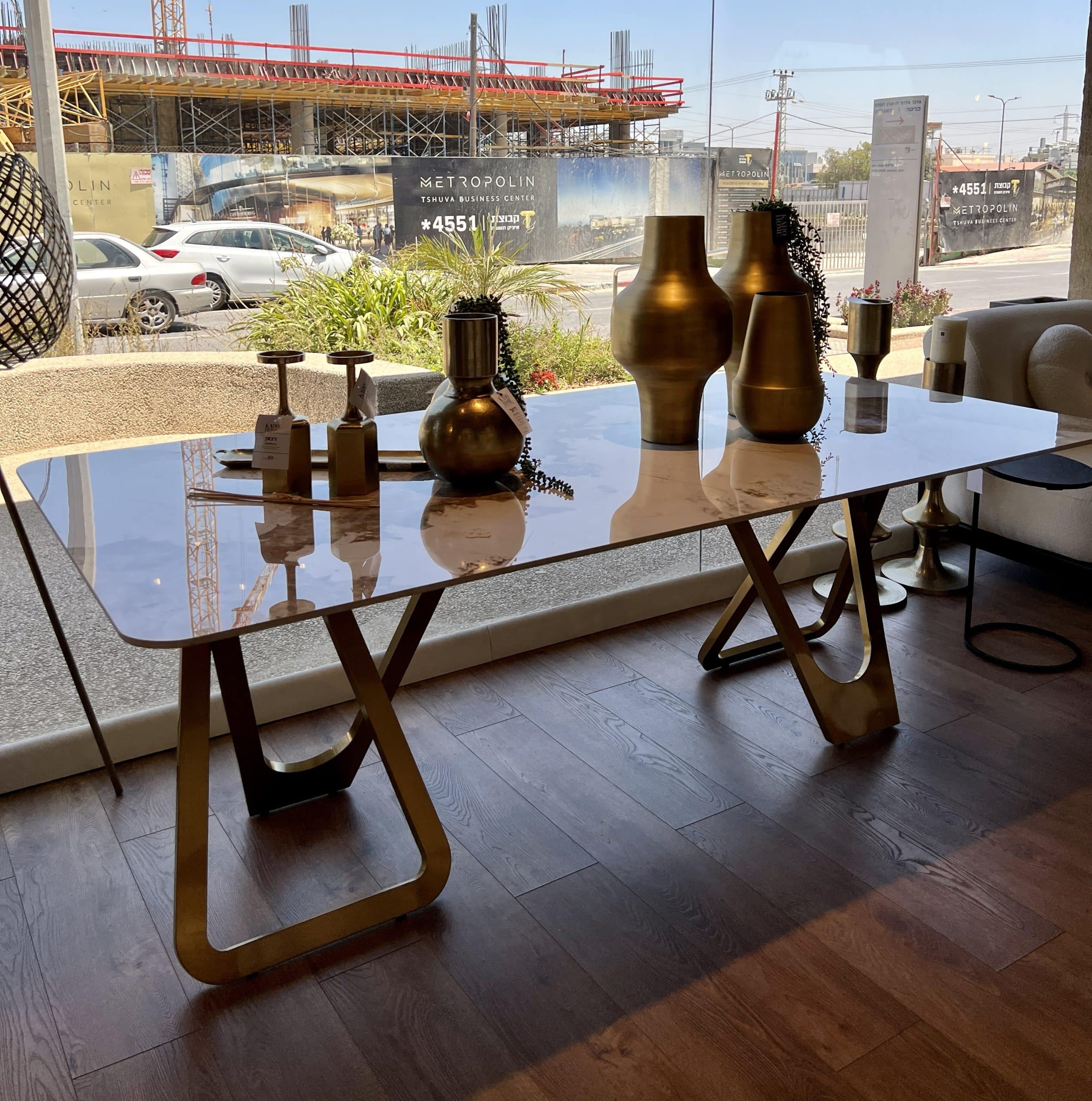 שולחן אוכל מלבן רגליים זהב דגם מרבל קימי שולחן אוכל מלבן רגליים זהב דגם מרבל קימי