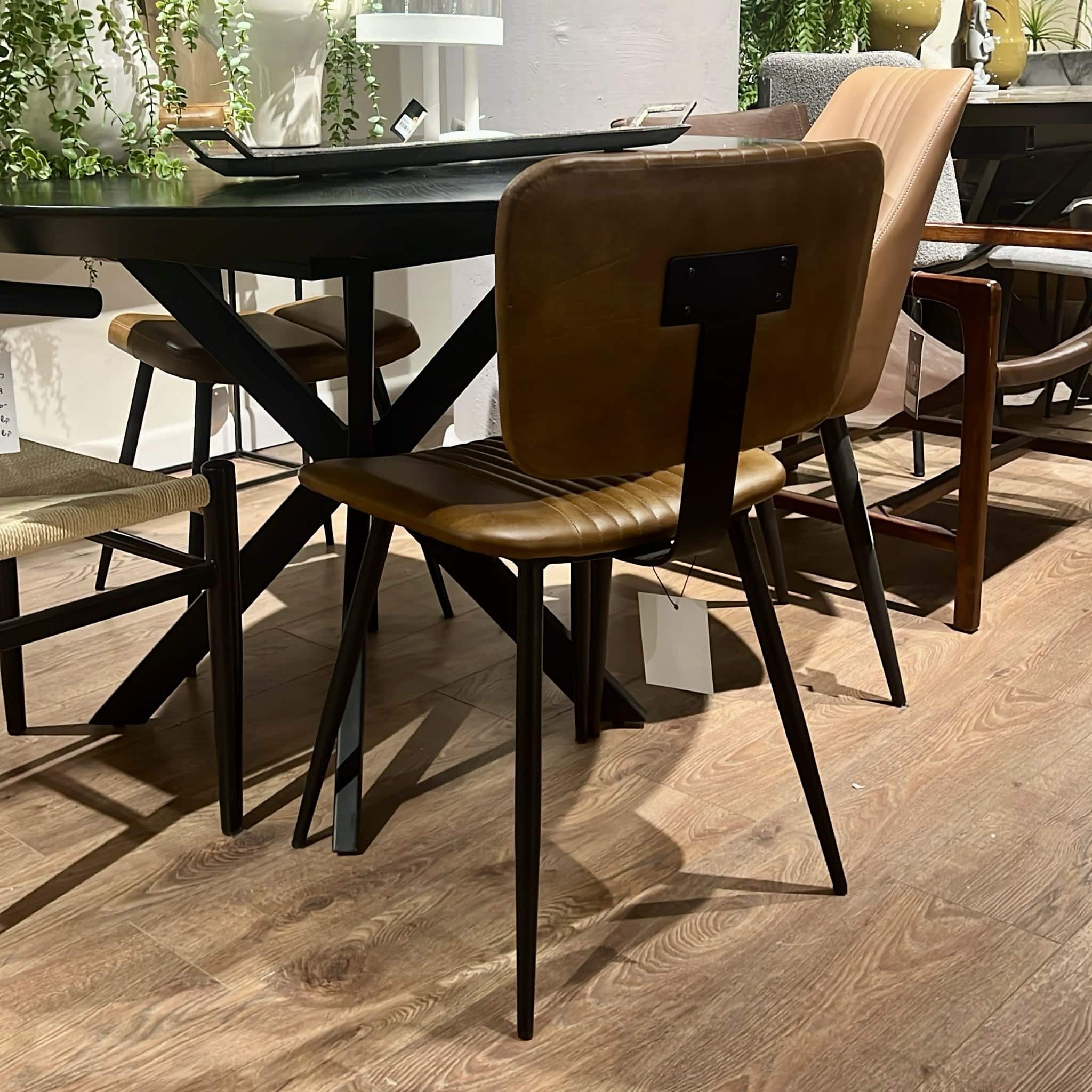 כסא פינת אוכל עור חום דגם סוקרטס - חיסול!