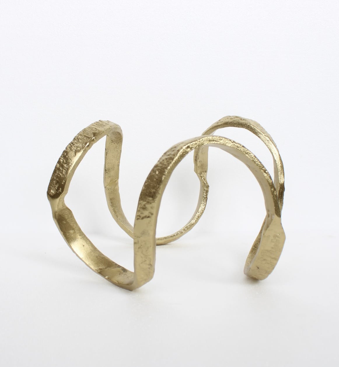 פסל אבסטרקט זהב גדול דגם ראבי פסל אבסטרקט זהב גדול דגם ראבי