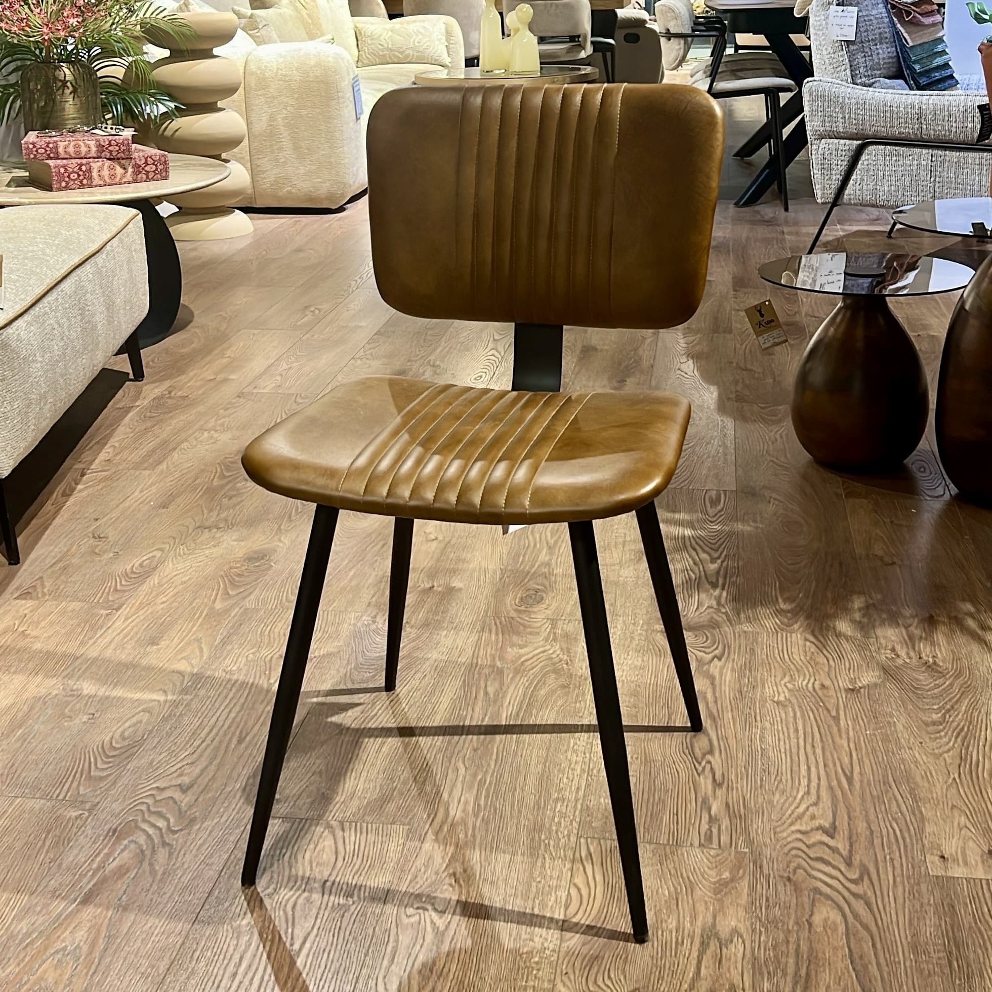 כסא פינת אוכל עור חום דגם סוקרטס - חיסול!