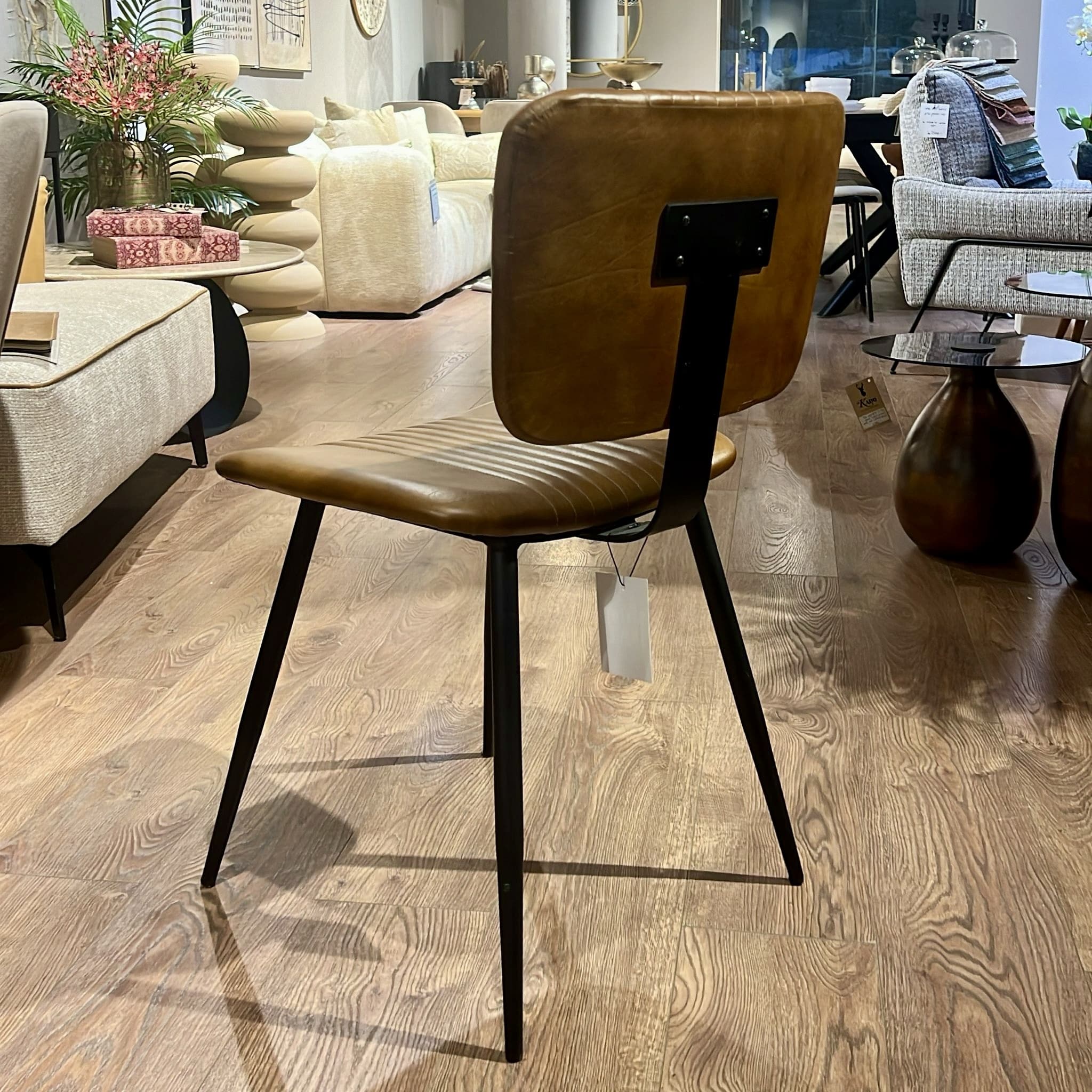 כסא פינת אוכל עור חום דגם סוקרטס - חיסול!