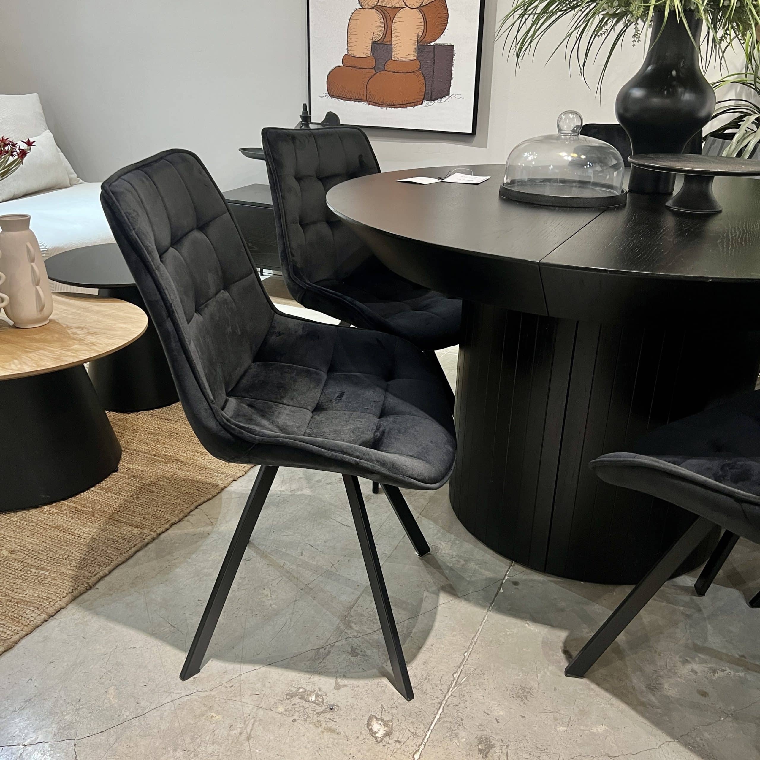 כיסא מעוצב מרופד בבד קטיפה שחור דגם נאפולי